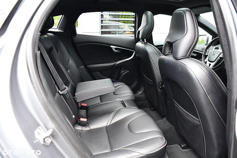 Volvo V40 T4 Geartronic RDesign - 23