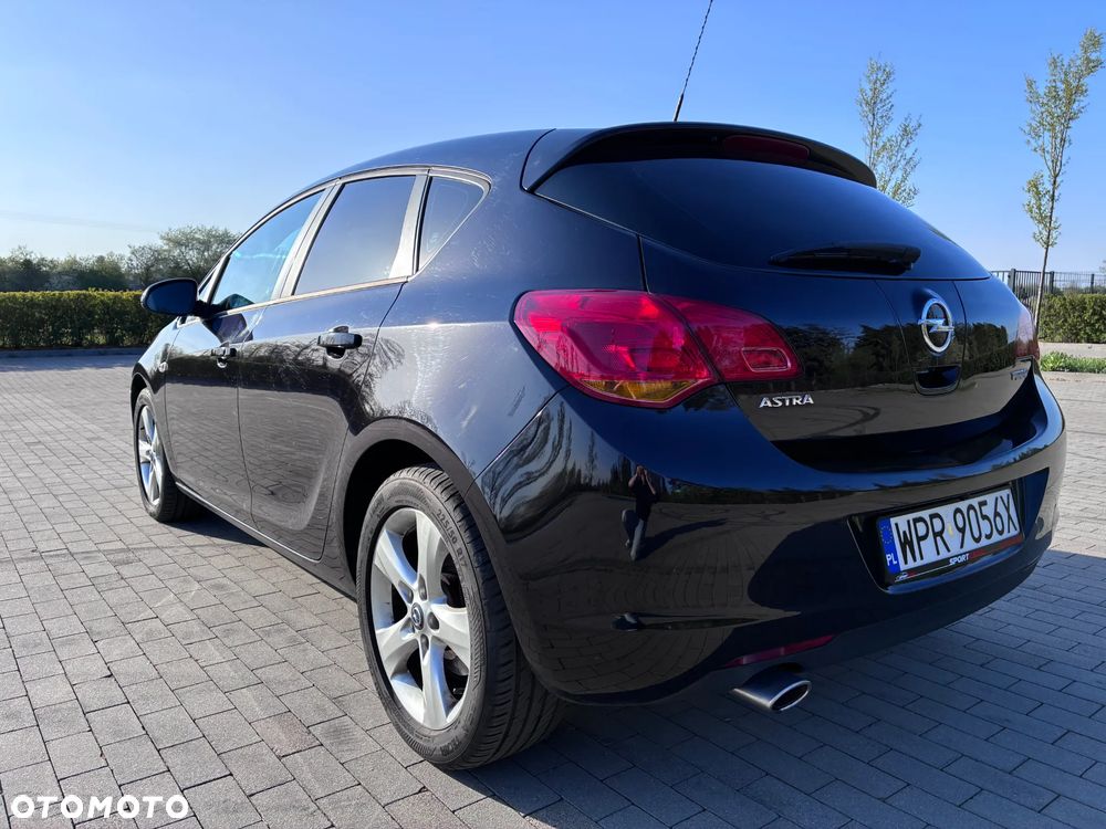 Opel Astra - 9
