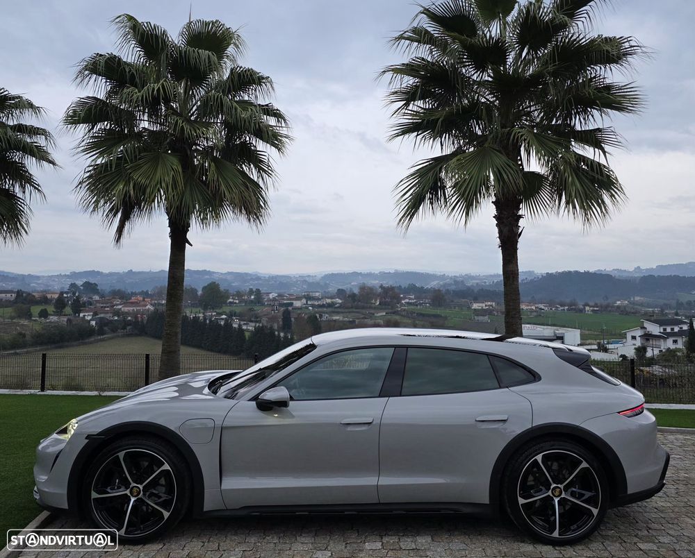 Porsche Taycan Cross Turismo 4 - 9