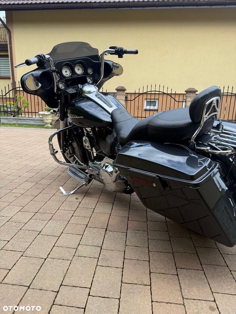 Harley-Davidson Touring Street Glide - 3