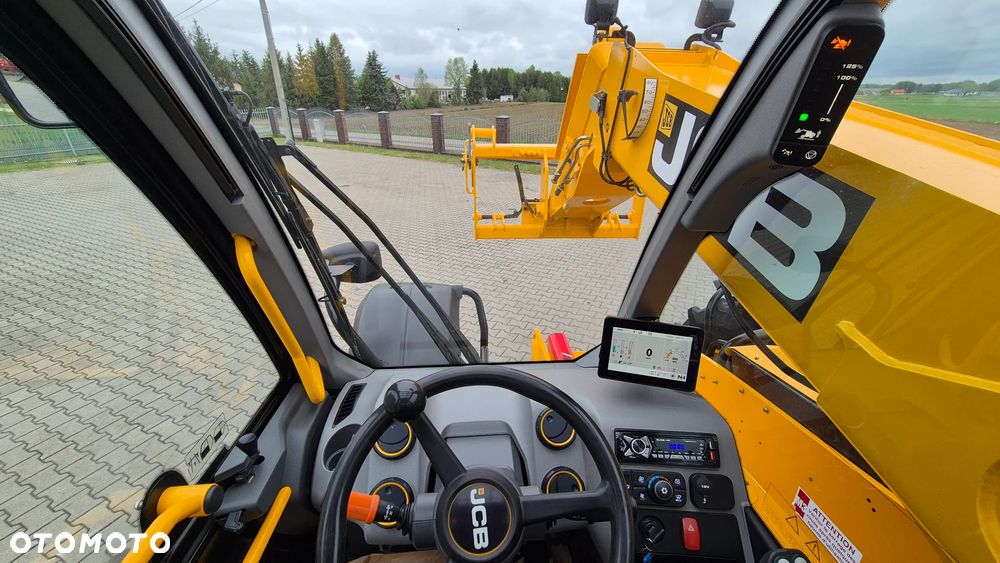 JCB 532-70 AGRI 2019R - 17