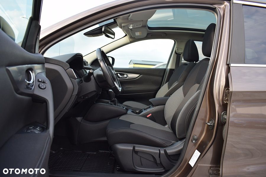 Nissan Qashqai 1.2 DIG-T Xtronic TEKNA+ - 6