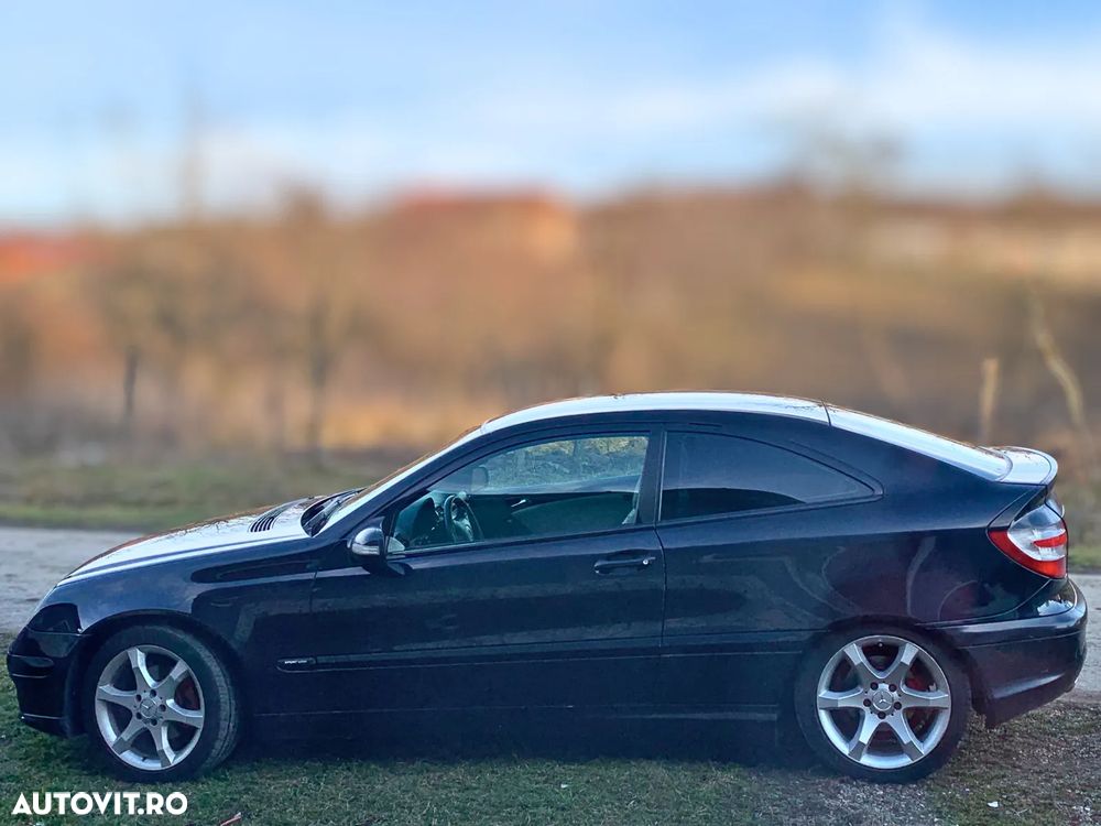 Mercedes-Benz C - 12