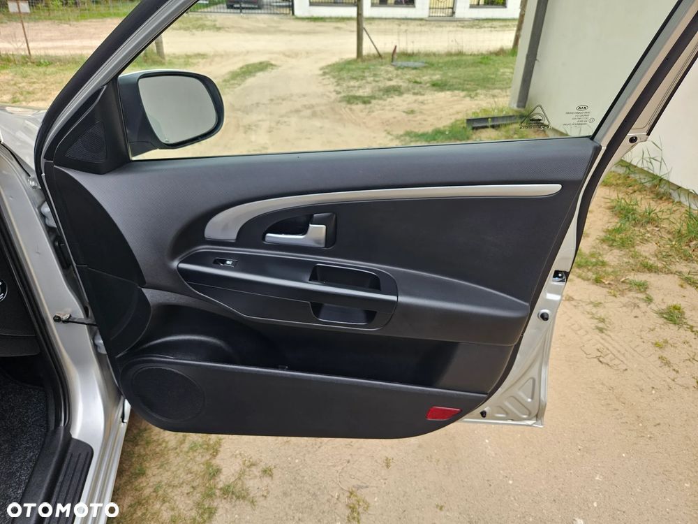 Kia Ceed - 32