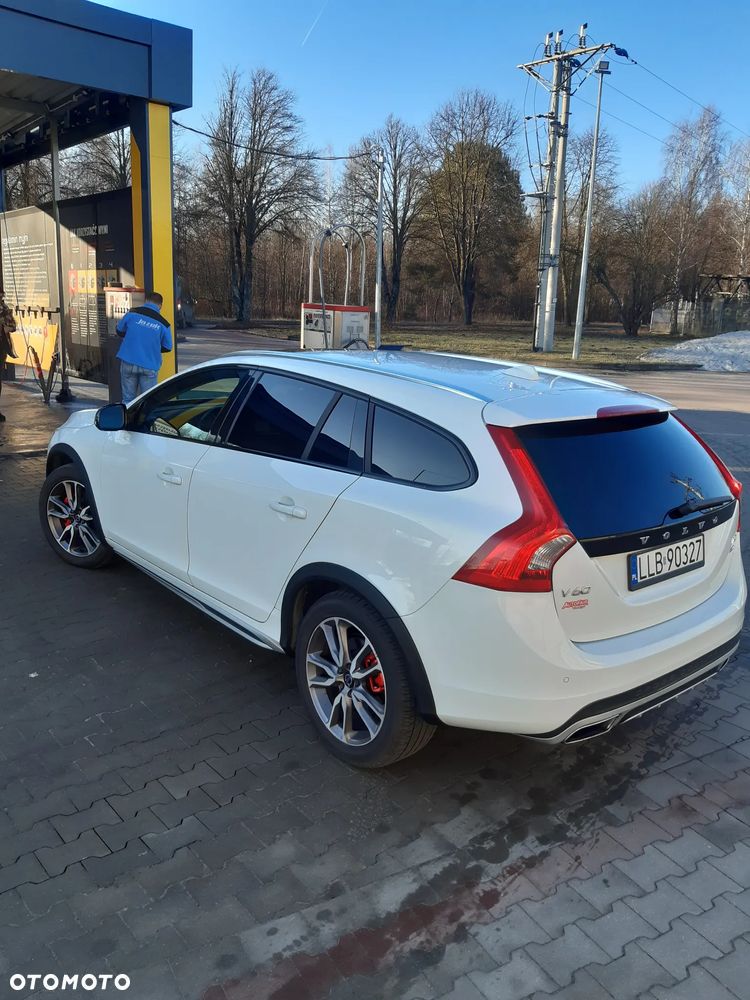 Volvo V60 Cross Country - 4