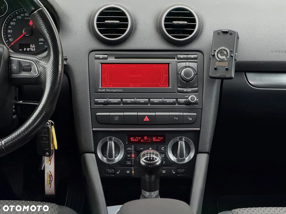 Audi A3 Sportback 2.0 TDI Ambiente - 32