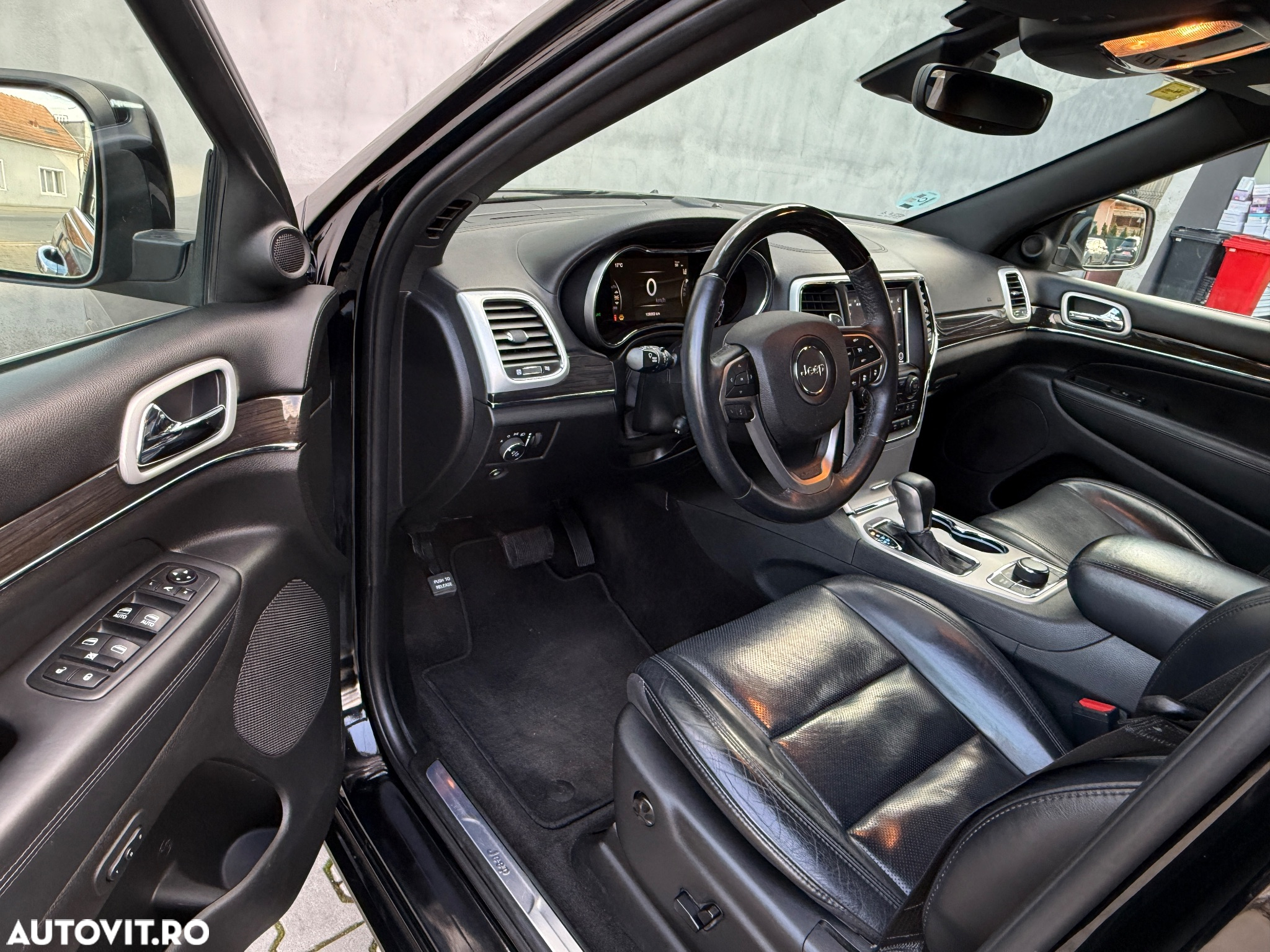 Jeep Grand Cherokee 3.0 TD AT Overland - 30