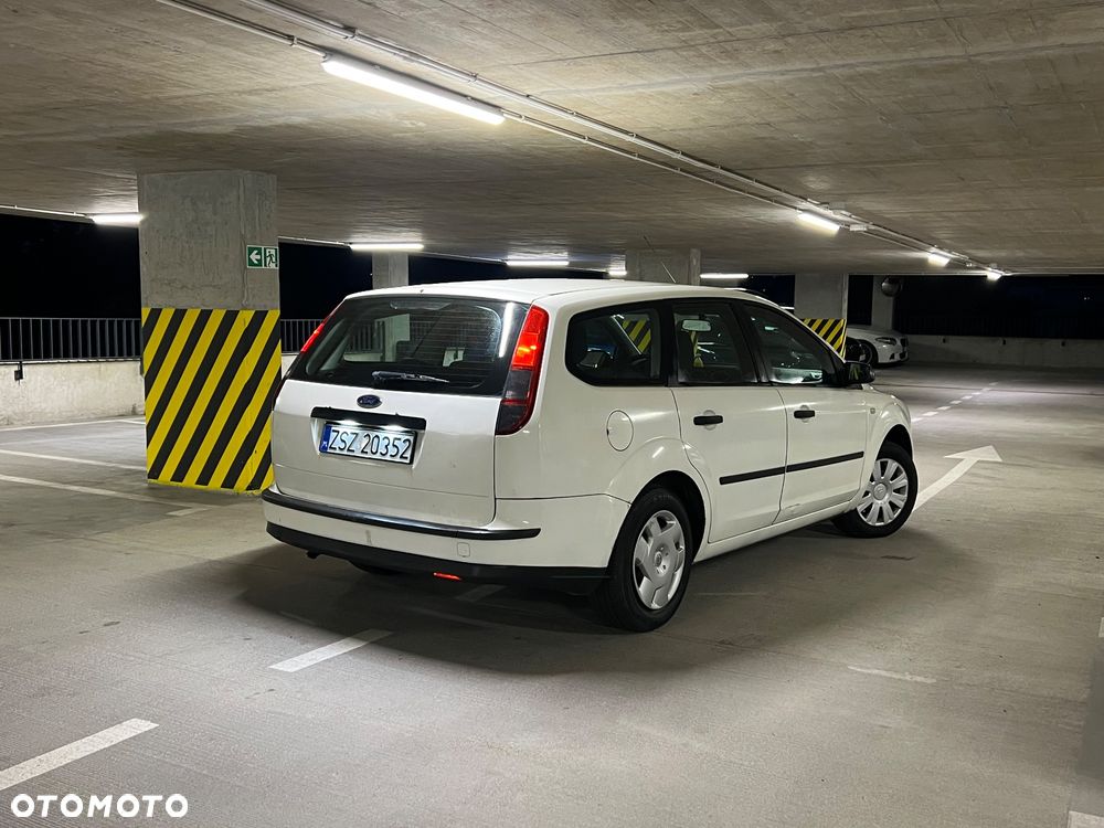 Ford Focus 1.6 Ghia - 3