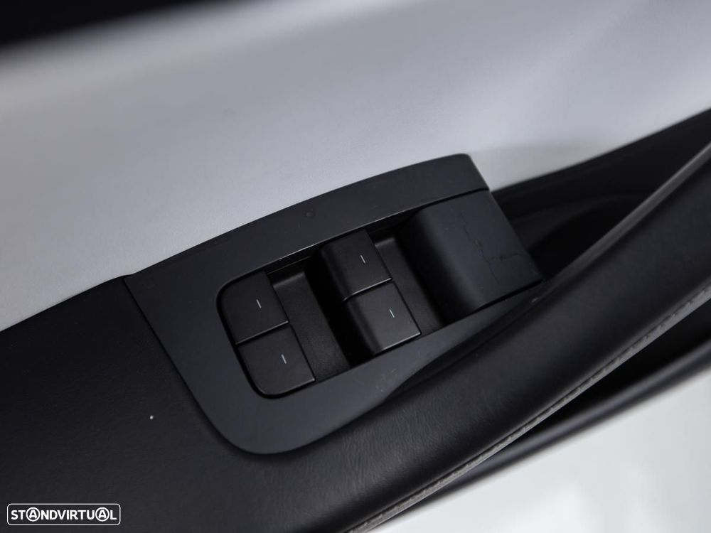 Tesla Model 3 Standard Range Plus RWD - 18