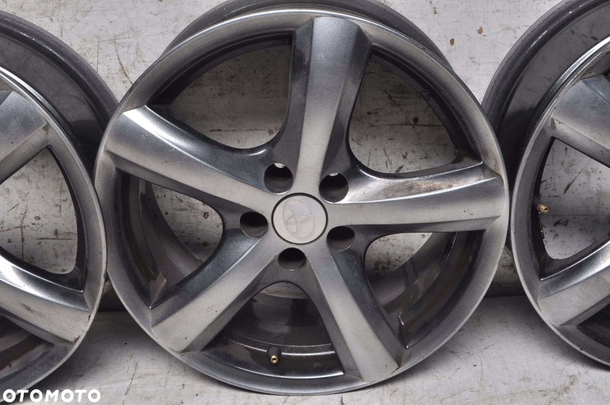 TOYOTA ATT VW SKODA AUDI FELGI ALUMINIOWE 5X112 R16 ATT640 KOMPLET - 5