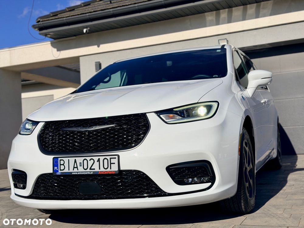 Chrysler Pacifica - 3