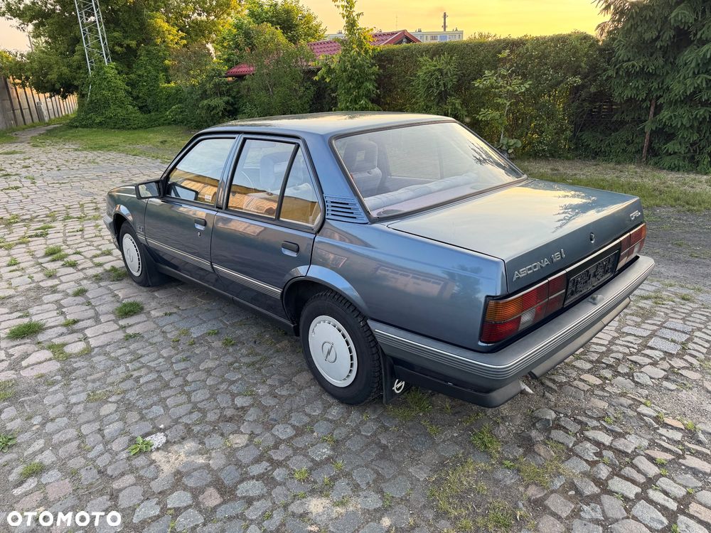 Opel Ascona 1.6 - 8