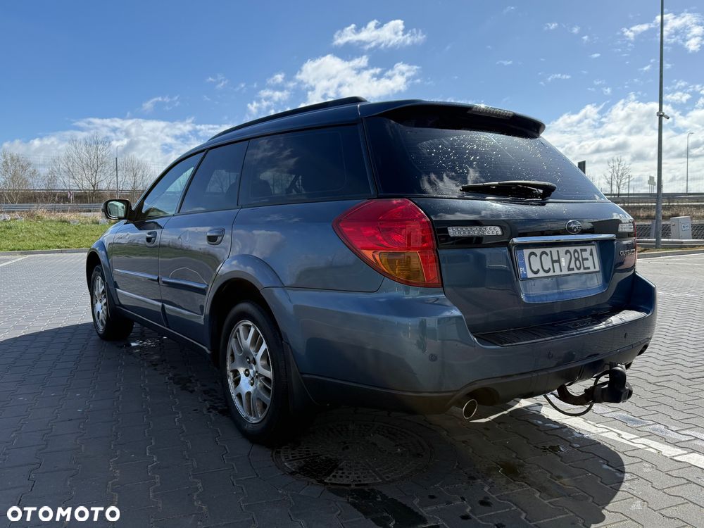 Subaru Outback 2.5 - 13