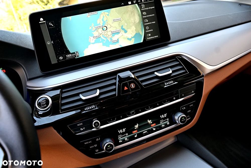BMW Seria 5 520i - 22