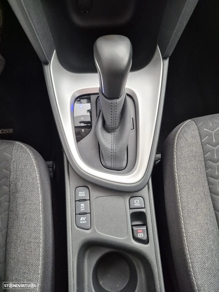 Toyota Yaris Cross 1.5 HDF Comfort Plus - 10