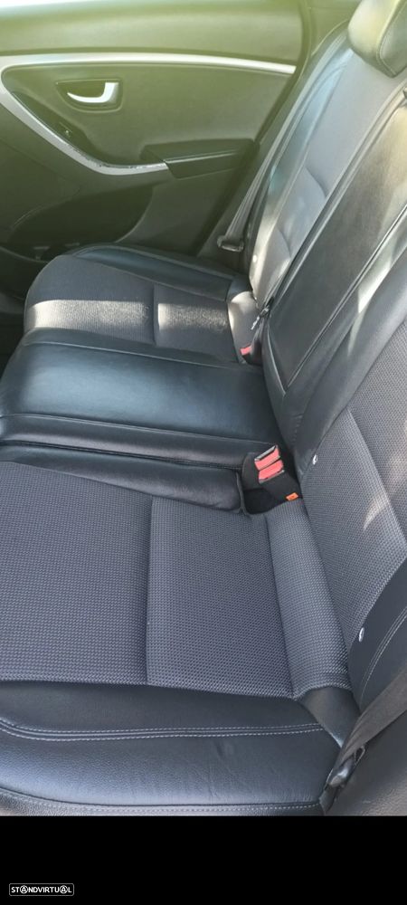 Hyundai i30 CW - 14