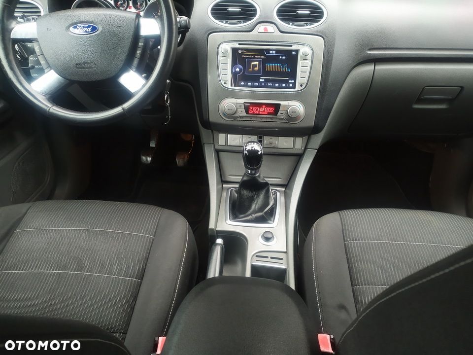 Ford Focus ver-1-6-16v-titanium - 6