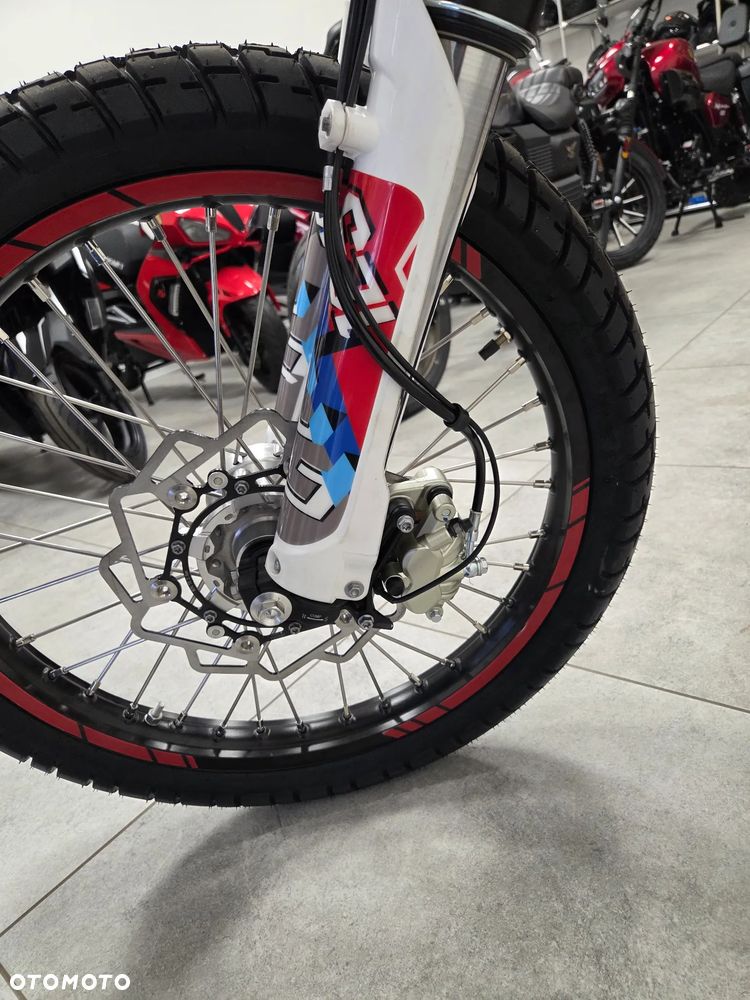 Barton FRX 125 - 11