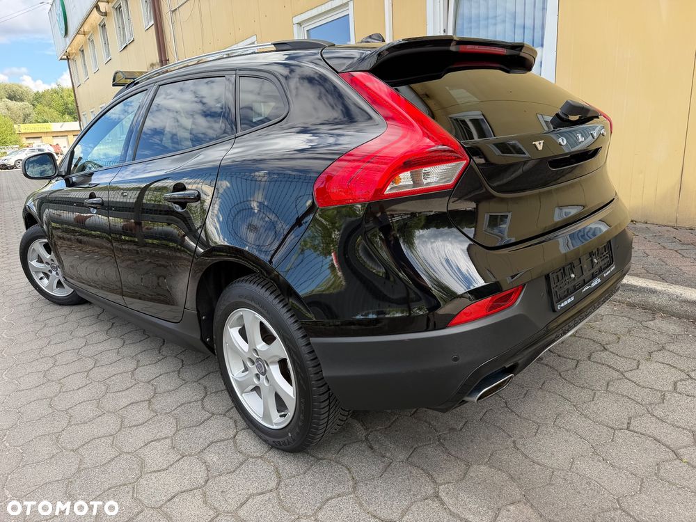 Volvo V40 Cross Country - 4