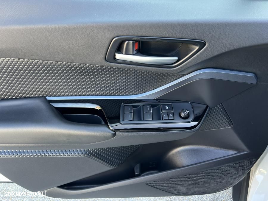 Toyota C-HR 2.0 Hybrid Square Collection - 14