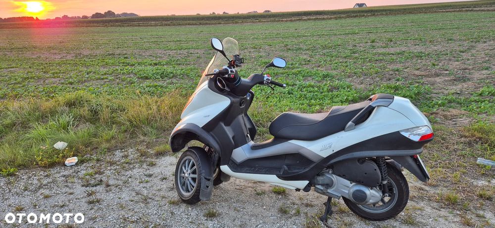 Piaggio MP-3 - 2