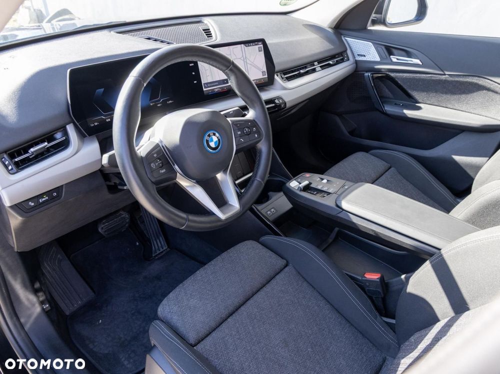BMW iX2 - 8