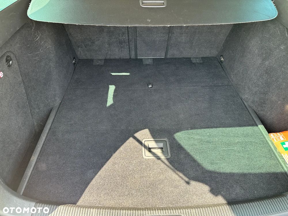 Volkswagen Golf - 23