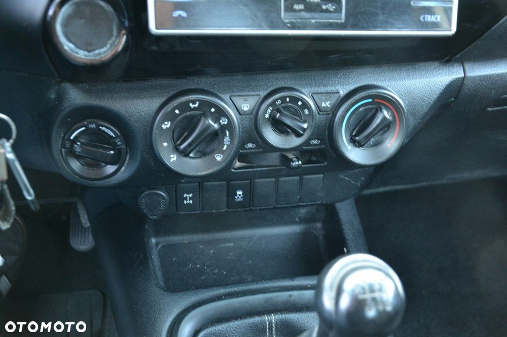 Toyota Hilux - 25