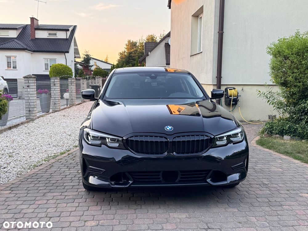 BMW Seria 3 318d Luxury Line - 2