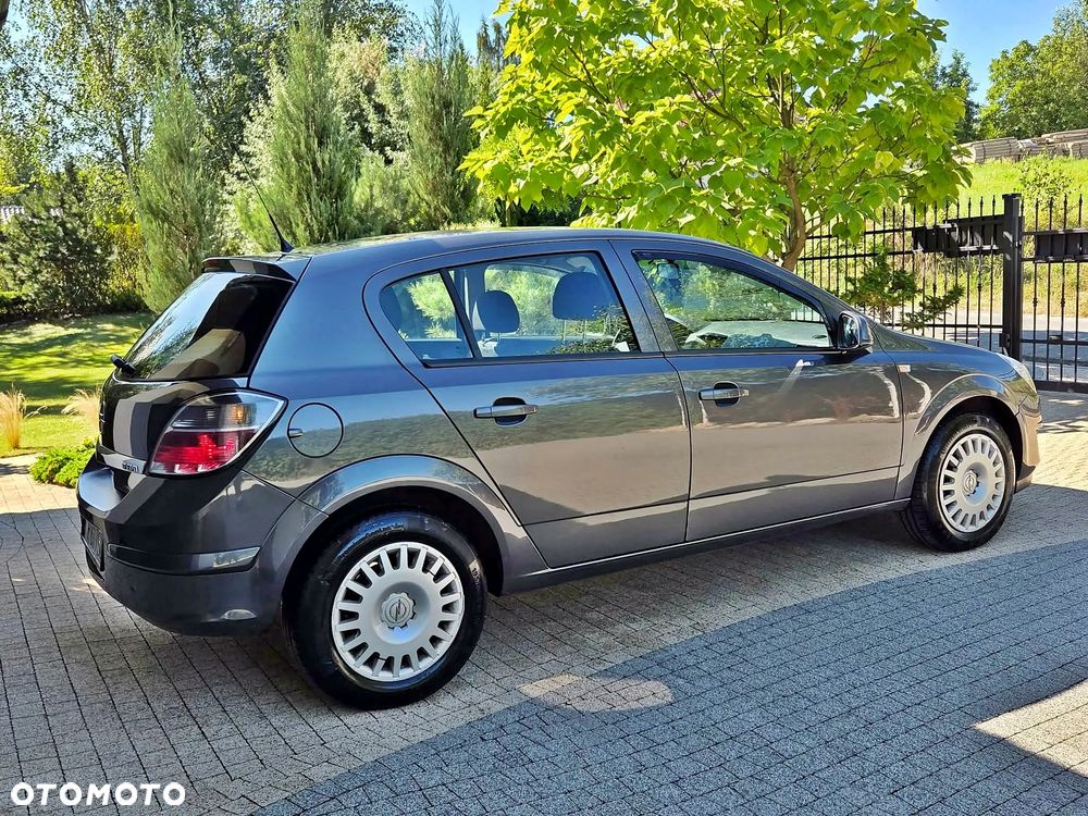 Opel Astra 1.7 CDTI Enjoy - 27