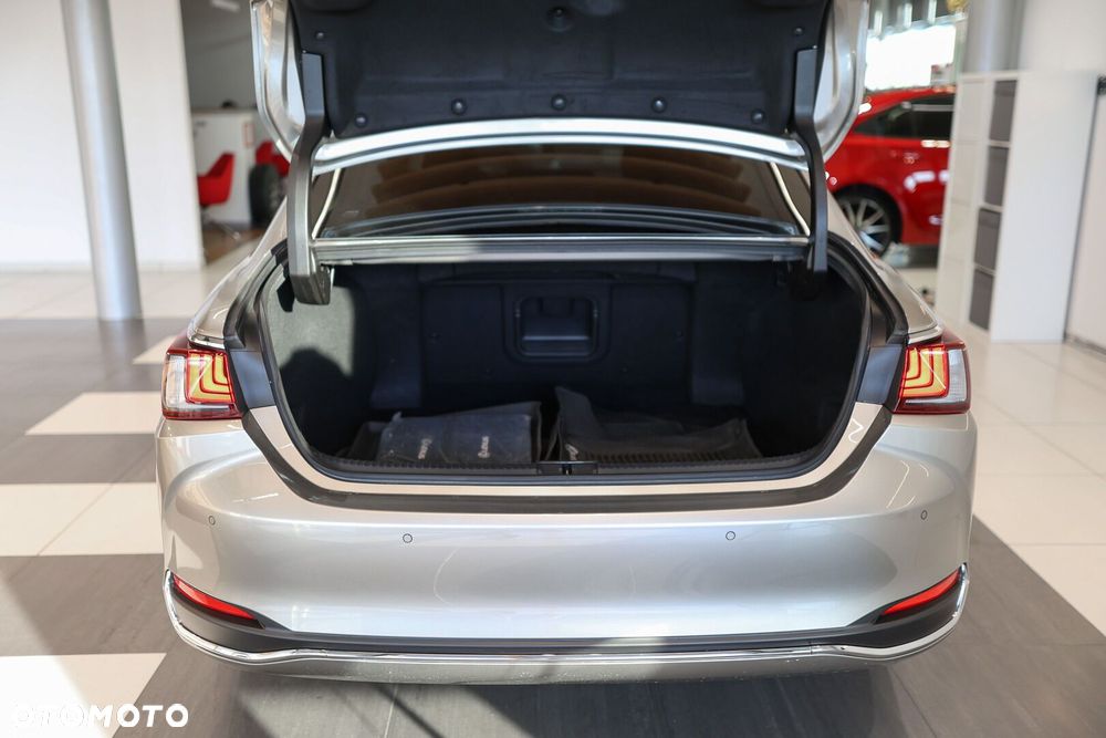 Lexus ES 300h Business Edition - 26