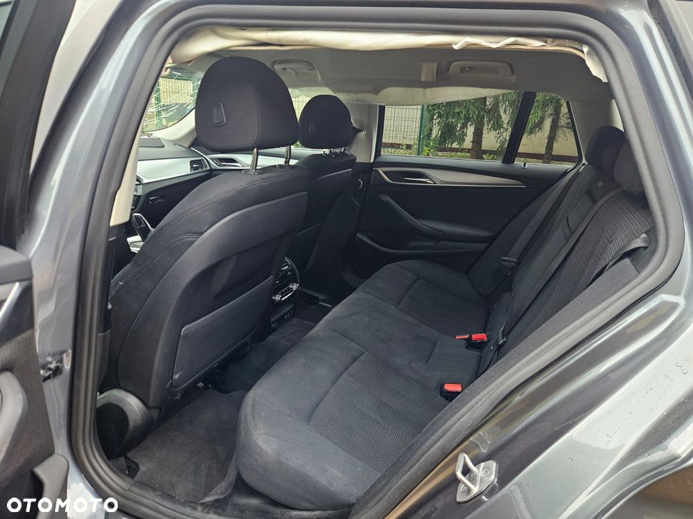 BMW Seria 5 520d xDrive Sport - 30