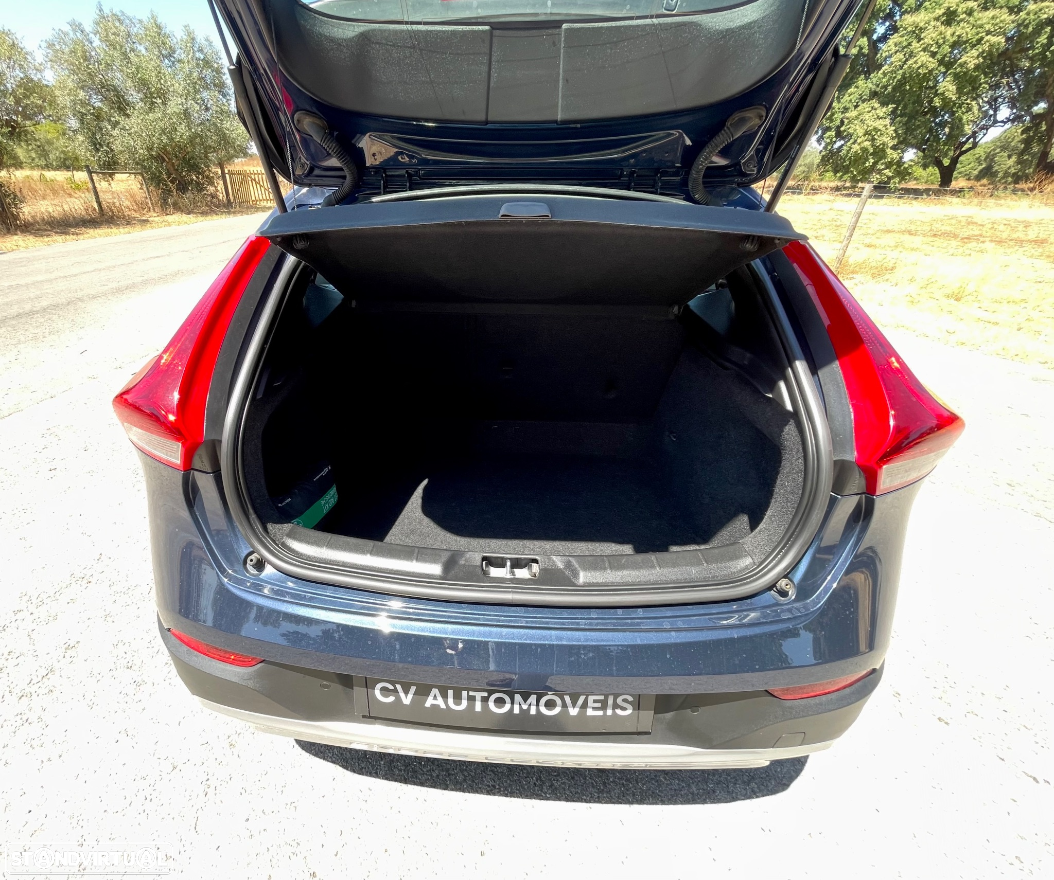 Volvo V40 Cross Country 1.6 D2 Momentum - 22