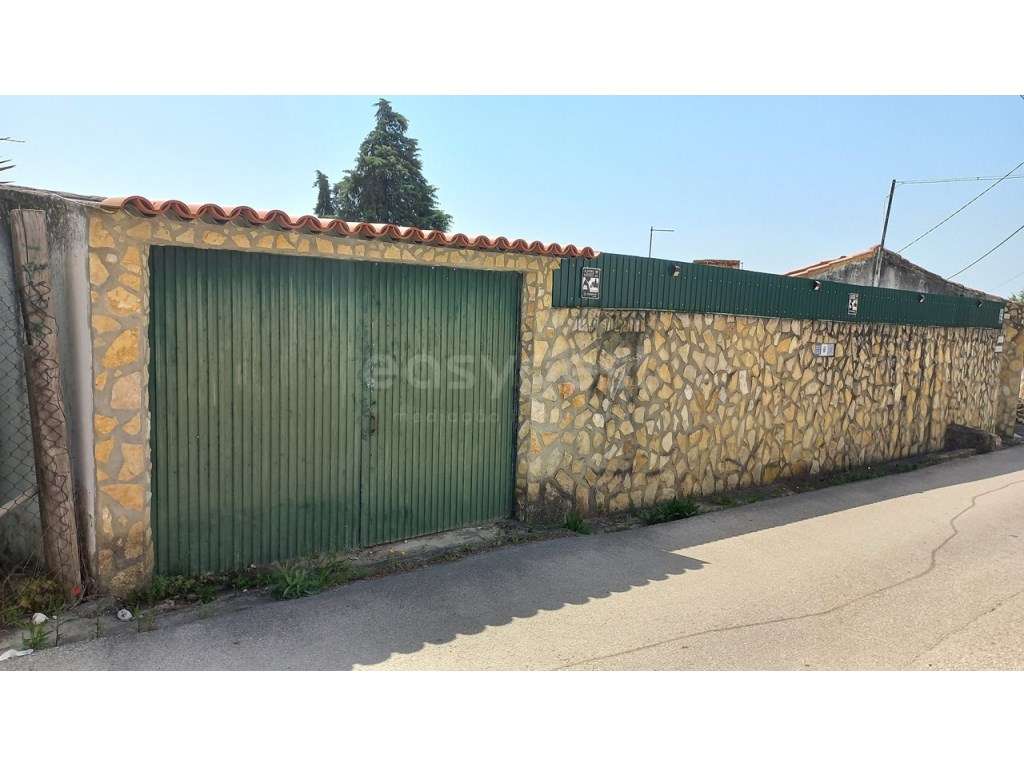 Moradia T2, com garagem, logradouro em Póvoa de Santarém. - Grande imagem: 4/19