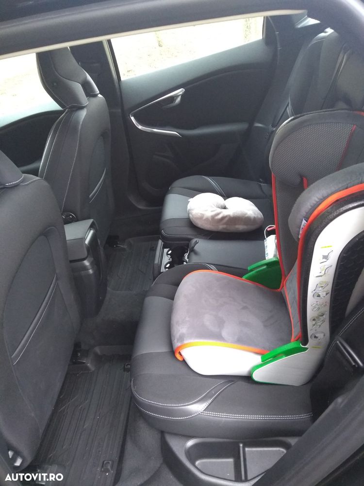 Volvo V40 D2 Momentum - 11