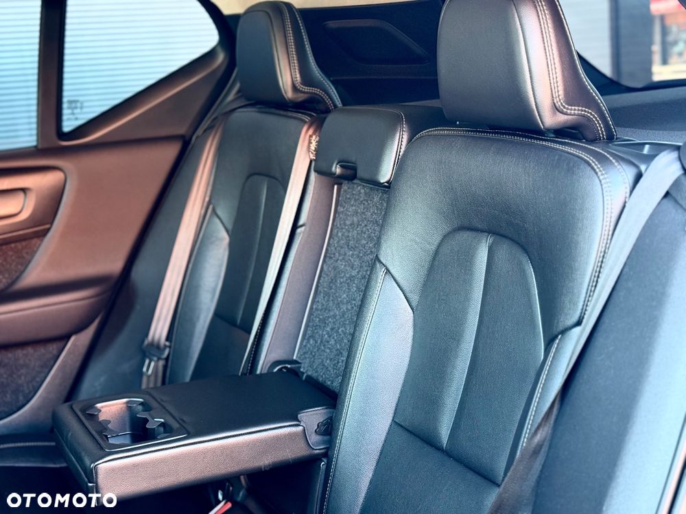 Volvo XC 40 D3 Momentum Pro - 29