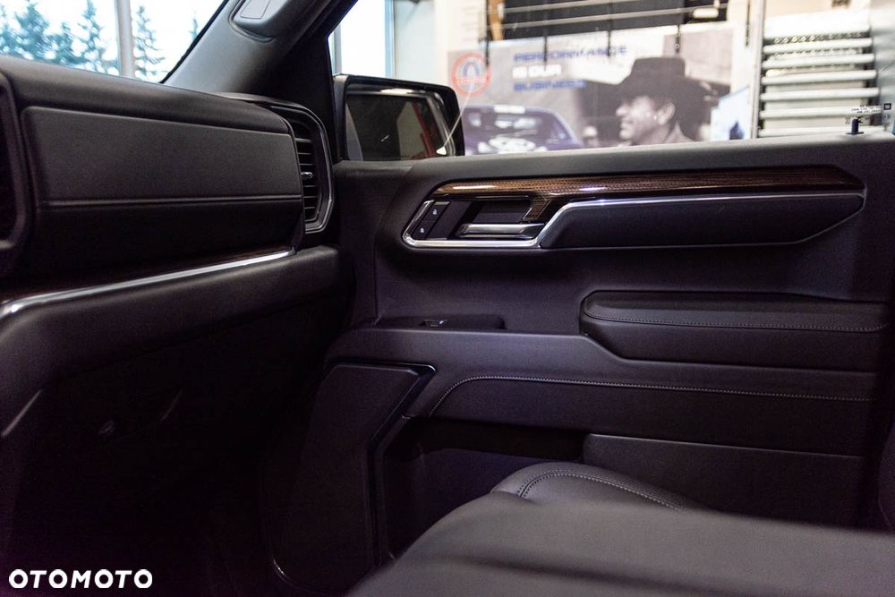 Chevrolet Silverado - 13