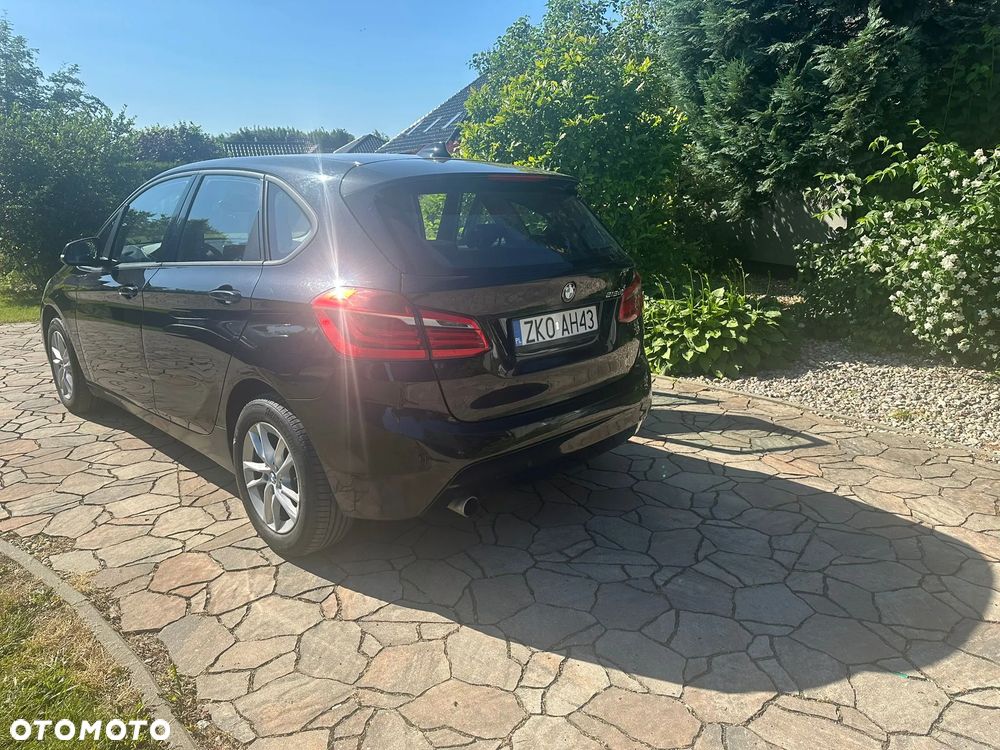 BMW Seria 2 218d - 8