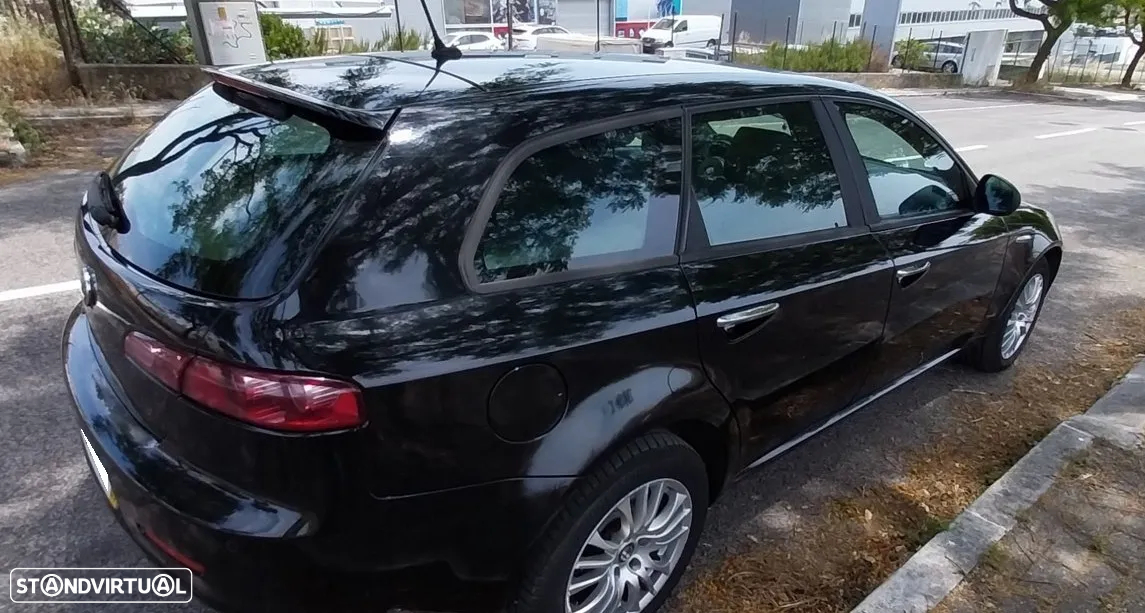 Alfa Romeo 159 Sportwagon 1.9 JTDm 8V Executiva - 15