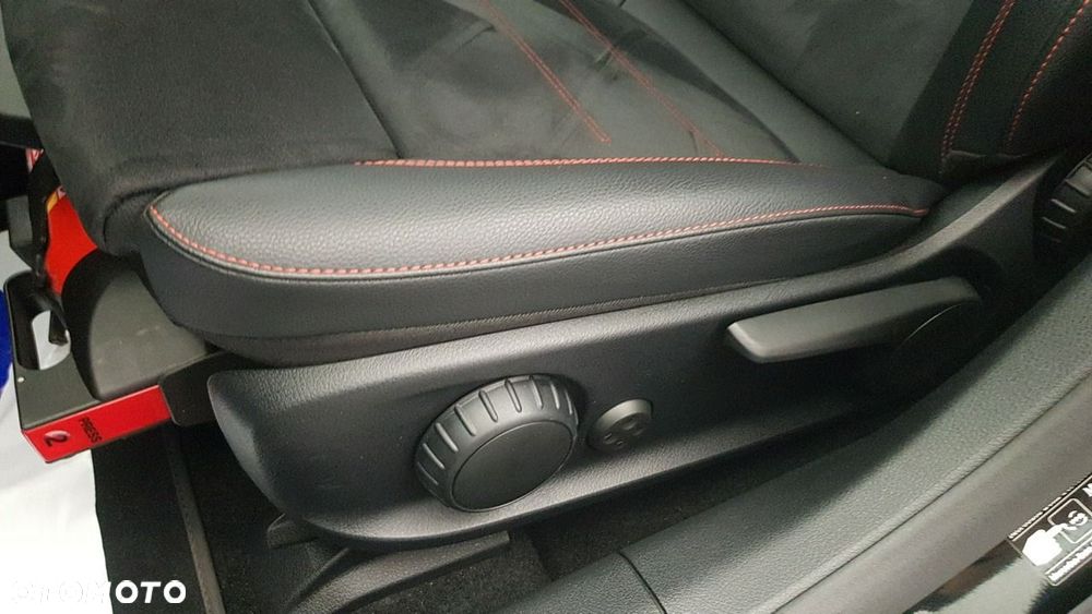 Mercedes-Benz CLA - 25