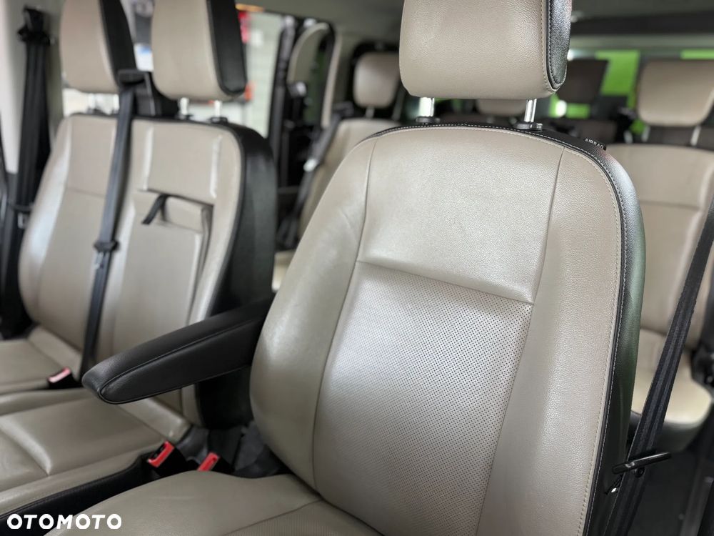 Ford Tourneo Custom 310 L2H1 VA Titanium - 17