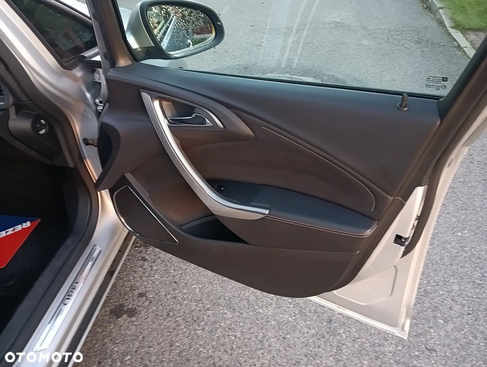 Opel Astra 1.4 EcoFLEX Cosmo - 27