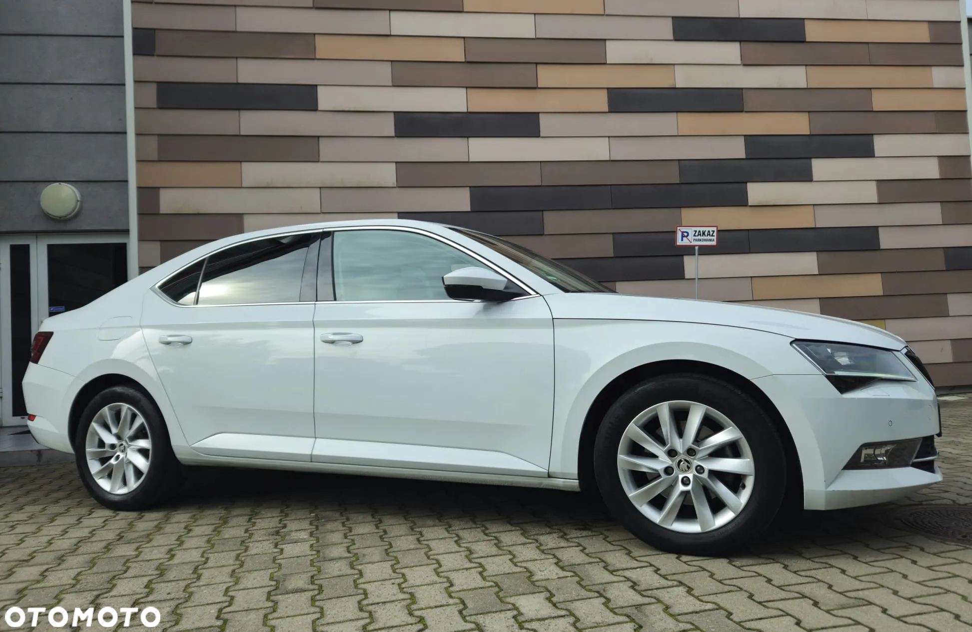 Skoda Superb 2.0 TDI 4x4 Style DSG - 4
