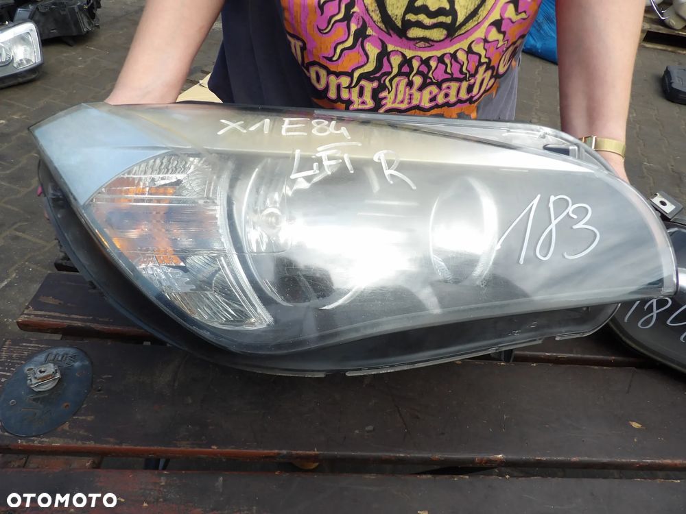 BMW - E84,X1 - LCI - PRAWA LAMPA PRZEDNIA - UK - 7290236 - 1