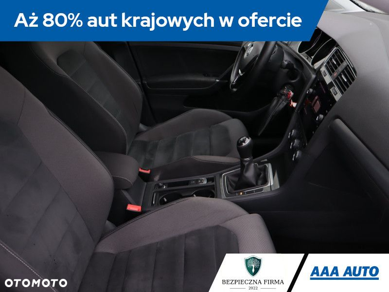 Volkswagen Golf - 10