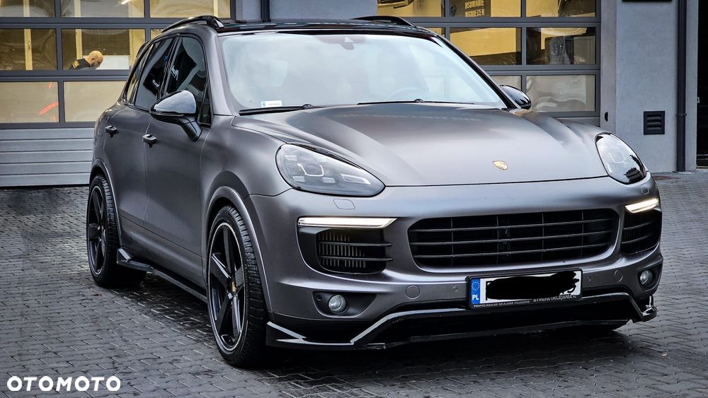 Porsche Cayenne - 2