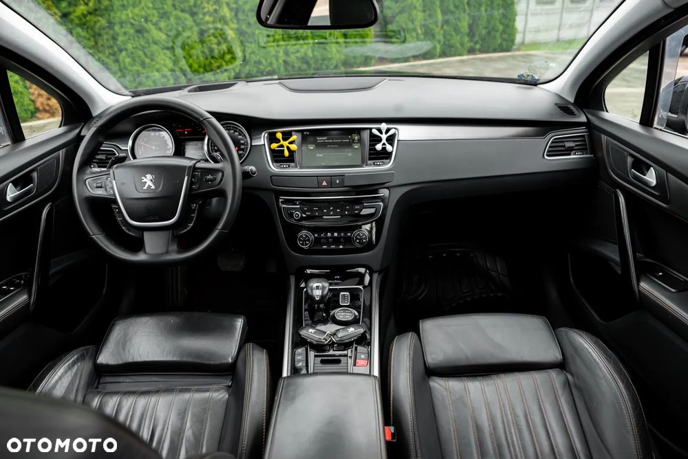 Peugeot 508 RXH Hybrid4 - 27