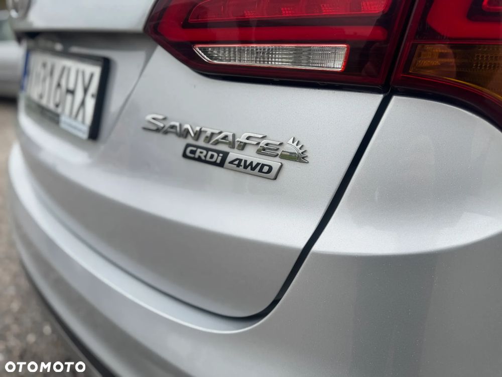 Hyundai Santa Fe 2.0 CRDi Premium 4WD - 37