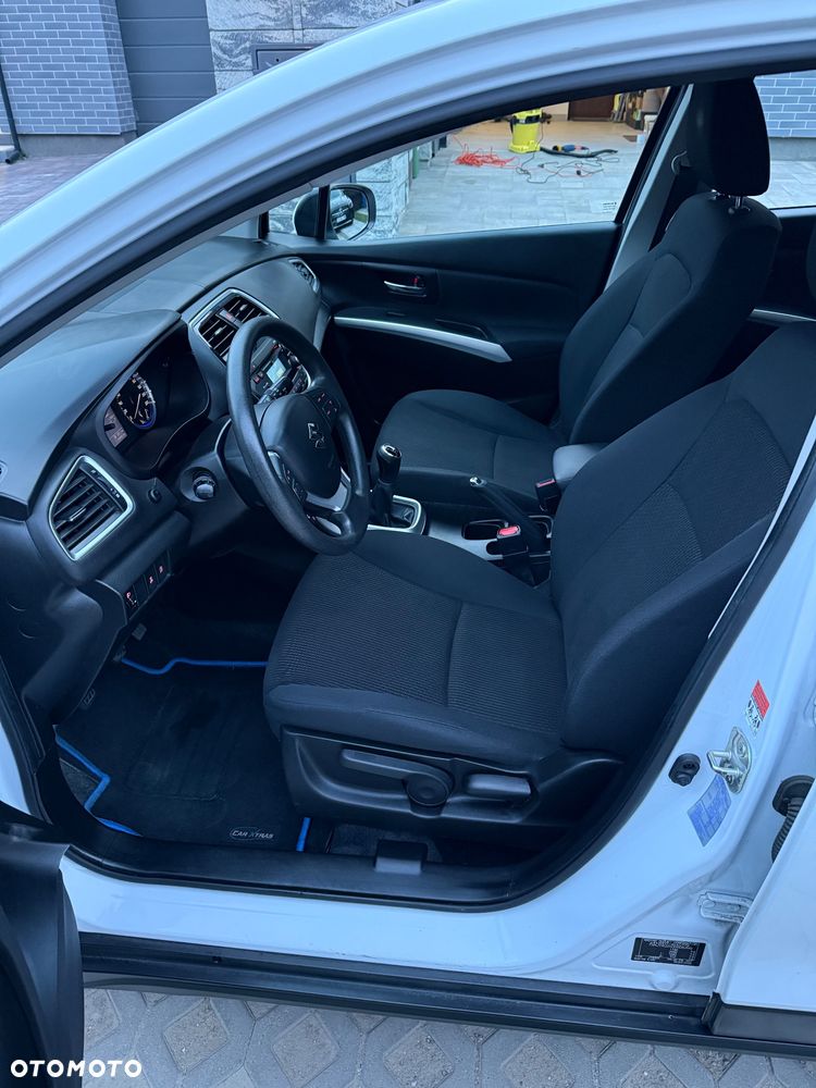 Suzuki SX4 S-Cross 1.0 T Comfort - 31