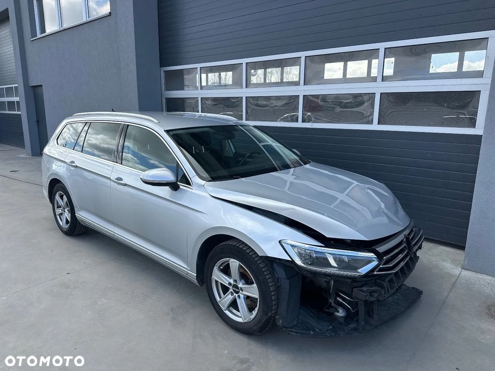 Volkswagen Passat 2.0 TDI SCR DSG Comfortline - 4